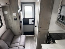 2027 Sunset Park RV Sun Trek 700 full