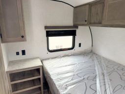 2027 Sunset Park RV Sun Lite 27WQB full