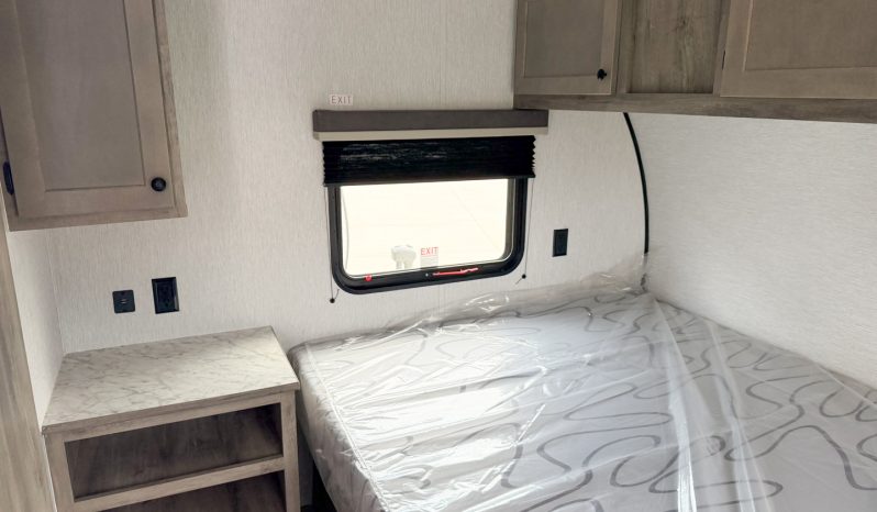 2027 Sunset Park RV Sun Lite 27WQB full