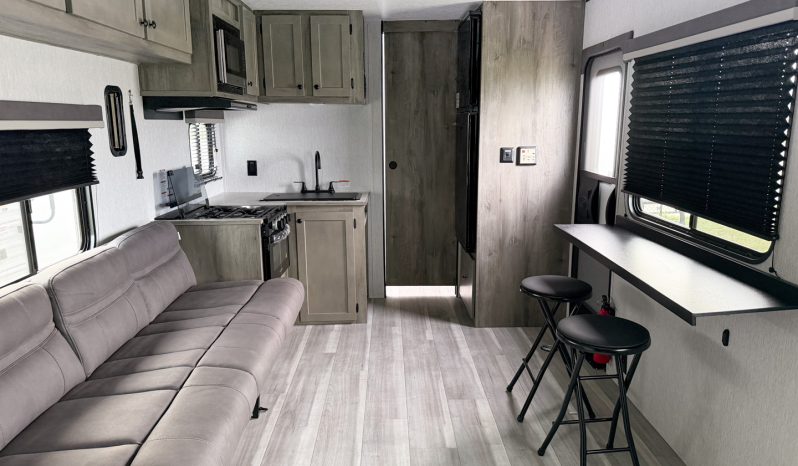 2027 Sunset Park RV Sun Lite 27WQB full