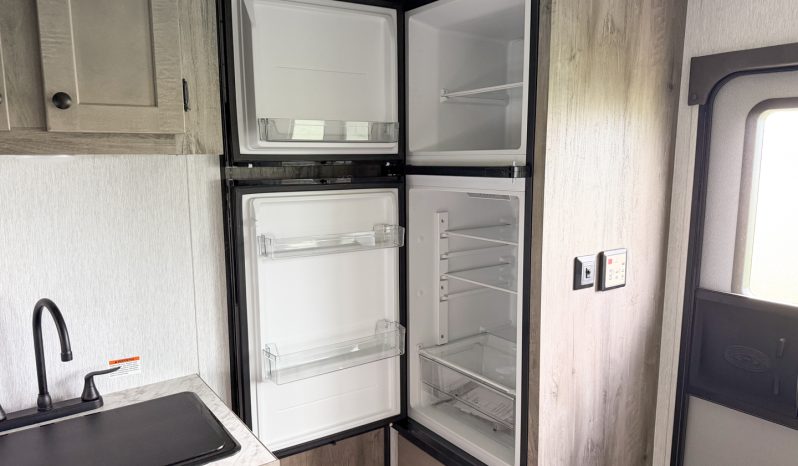 2027 Sunset Park RV Sun Lite 27WQB full