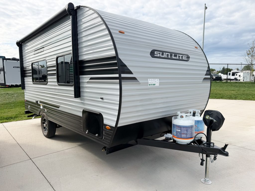 2027 Sunset Park RV Sun Lite 18RD