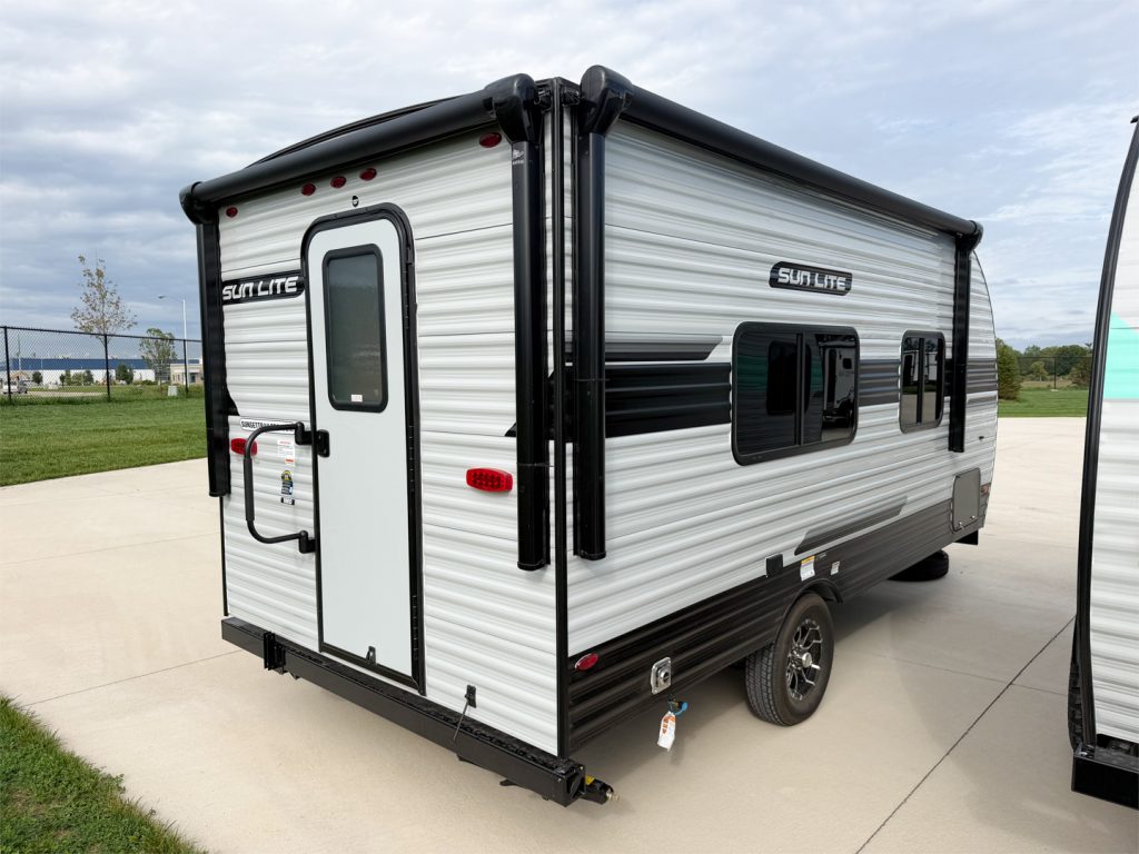2027 Sunset Park RV Sun Lite 18RD