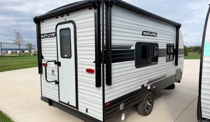 2027 Sunset Park RV Sun Lite 18RD full