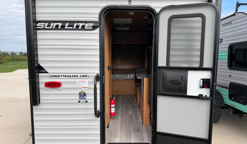 2027 Sunset Park RV Sun Lite 18RD full