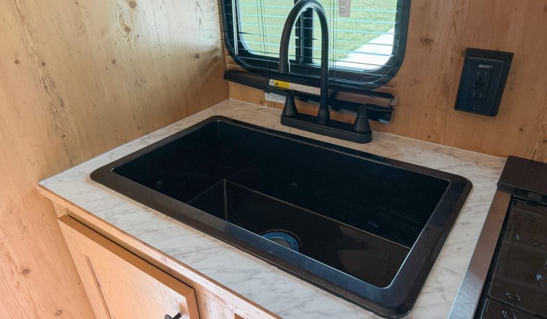 2027 Sunset Park RV Sun Lite 18RD full