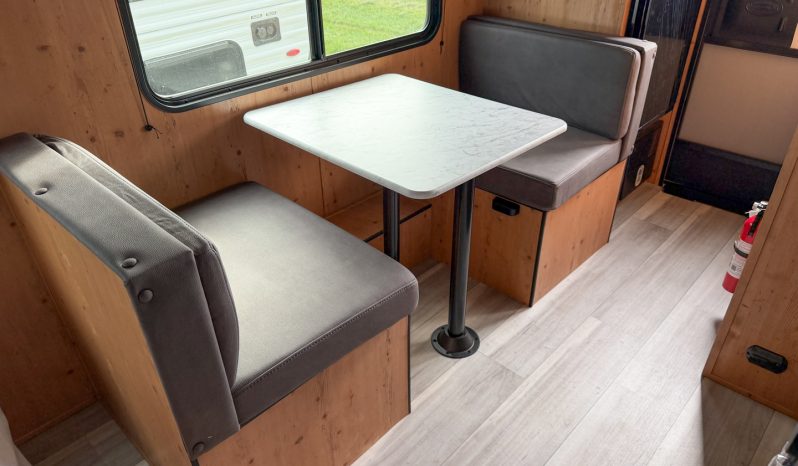 2027 Sunset Park RV Sun Lite 18RD full