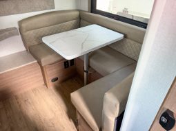 2027 Lance Squire 825 full