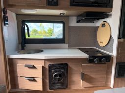 2027 Lance Squire 825 full