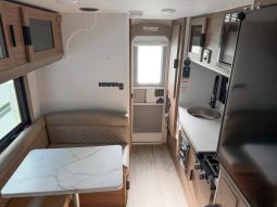 2027 Lance Squire 825 full
