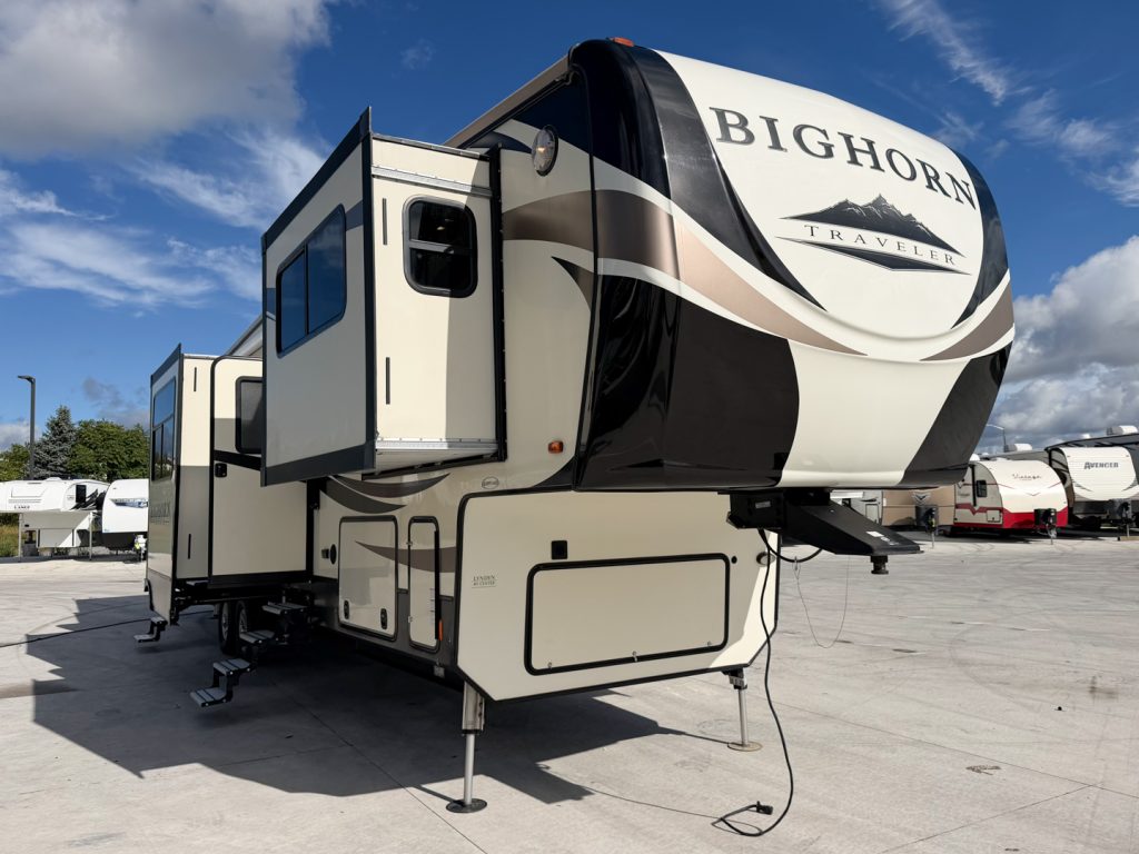 2017 Heartland BigHorn 39FL