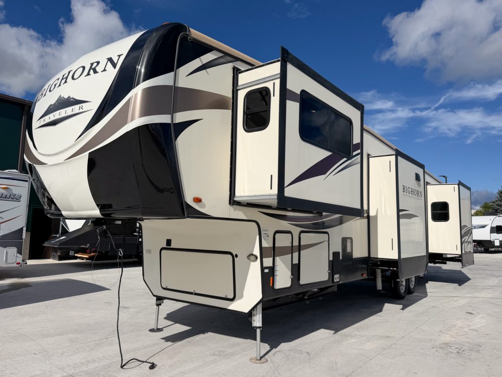2017 Heartland BigHorn 39FL